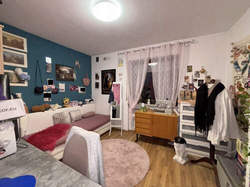 eines der Zimmer.jpg - 