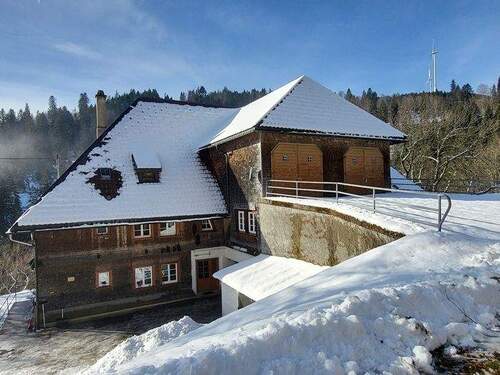 Ansicht von Ost - 1 Zimmer Mehrfamilienhaus, Wohnhaus in Schluchsee