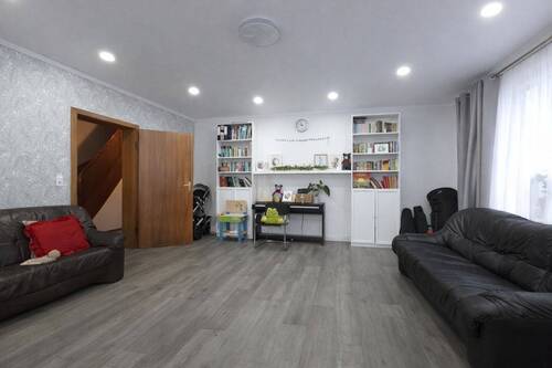 ChatGPT 20Image 208. 20Jan. 20 - 6 Zimmer Einfamilienhaus in Euskirchen