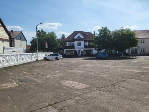 Ansicht Zufahrt - Parkplatz - Einfamilienhaus zum Kaufen in Nordhausen