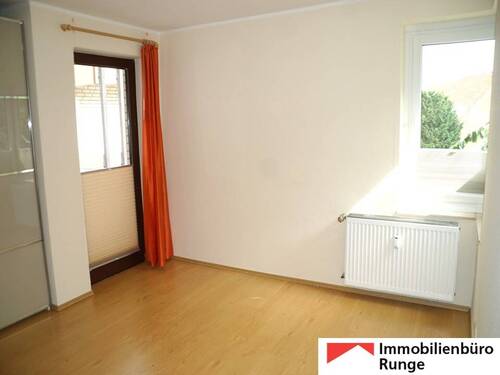 Schlafzimmer mit Balkon.jpg - 