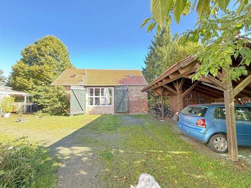 Gästehaus und Carport - Einfamilienhaus mit 230,00 m² in Neuhardenberg zum Kaufen