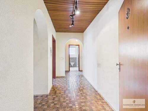 Eingang - ***RESERVIERT*** Gepflegte Etagenwohnung in ruhiger Sackgasse mit Garage und Balkon in Saarbrücken Bübingen