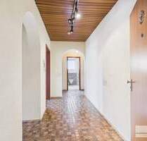 ***RESERVIERT*** Gepflegte Etagenwohnung in ruhiger Sackgasse mit Garage und Balkon in Saarbrücken Bübingen