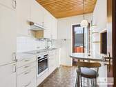Küche mit Ausstritt - 2 Zimmer Etagenwohnung in Saarbrücken
