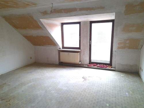 Wohnzimmer - 2 Zimmer Etagenwohnung zum Kaufen in Nürnberg