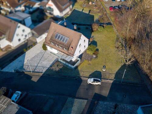 Vogelperspektive - Mehrfamilienhaus, Wohnhaus mit 180,00 m&sup2; in Lorch-Waldhausen zum Kaufen