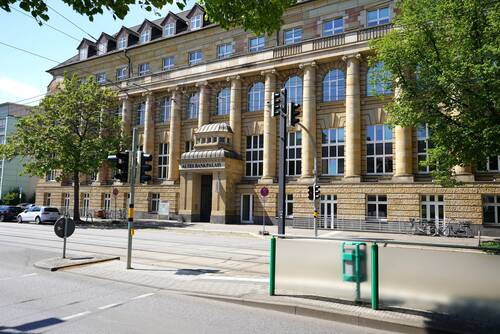 Außenansicht - Wo sonst? Geschäfts- oder Bürofläche im Zentrum!