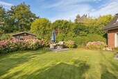 mit Blick in den eigenen Garten - 