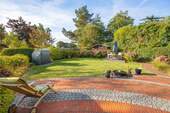 mit sonnigm Gartenparadies - 7 Zimmer Einfamilienhaus zum Kaufen in Hamburg