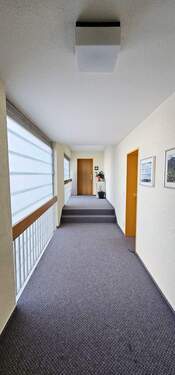 08 Flur zur Wohnung.jpg - Etagenwohnung mit 108,00 m&sup2; in Freiburg im Breisgau zum Kaufen