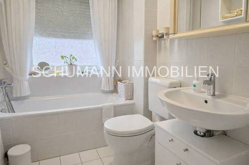 Zeitgemäßes Wannenbad - 