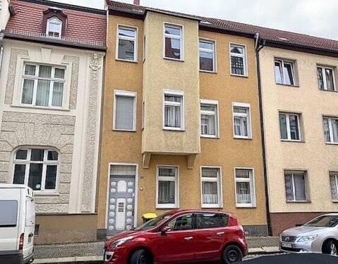 Straßenansicht - 9 Zimmer Mehrfamilienhaus, Wohnhaus zum Kaufen in Weißenfels