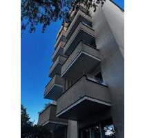 Zweizimmrige Balkonwohnung in zentraler Lage von Berlin-Westend, unweit Reichsstraße