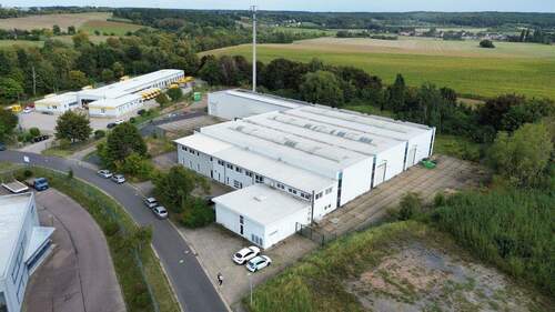 Objektansicht - Lager- und Produktionsflächen direkt an der S177 und S81 - unweit der Halbleiterindustrie - zum Kauf!