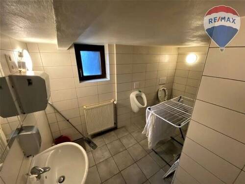 Mitarbeiterbad EG - 