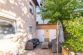 Großzügiger Hof mit Stellplätzen und Garten - 1 Zimmer Einfamilienhaus in Bönnigheim