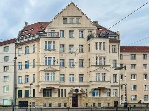 Repräsentative Gebäudeansicht - 
