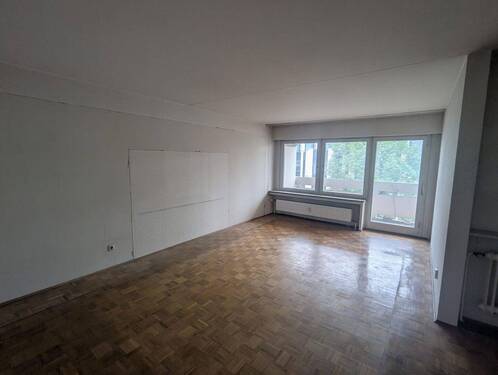 Wohnzimmer - 5 Zimmer Etagenwohnung zum Kaufen in München