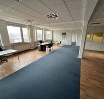 Büro- Fitness- Box- Gesundheitsstudio mit bis zu 200 Parkplätzen - Lübeck St. Gertrud