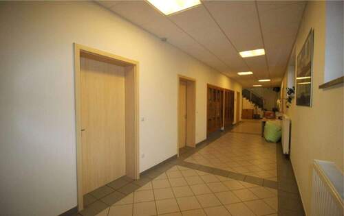 EG - Flur zu den Büroräumen - 