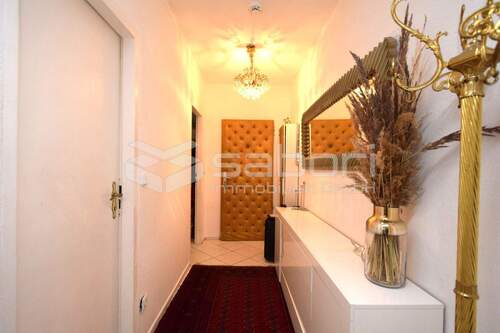 Flur - Etagenwohnung mit 88,00 m&sup2; in Hamburg zum Kaufen