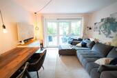 Wohnzimmer - Gartenwohnung mit Flair - lichtdurchflutet und naturnah Wohnen