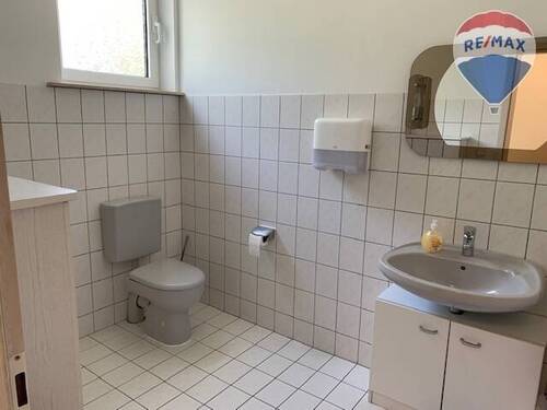 11 WC - 