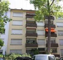 Reizvolle 3-Zimmer-Wohnung mit zwei Balkonen und Garage in Karlsruhe-Südstadt