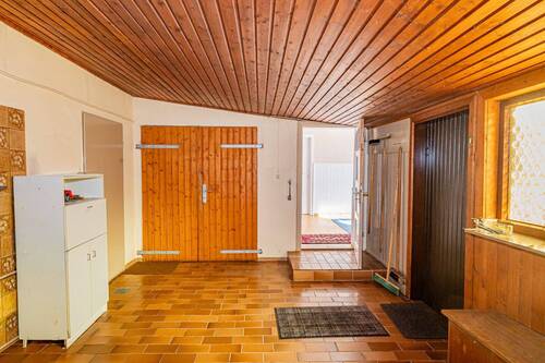 Seiteneingang hinten Flur - 