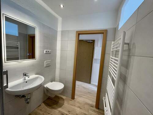 Badezimmer - 3 Zimmer Etagenwohnung zur Miete in Chemnitz