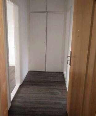 Flur - 1 Zimmer Etagenwohnung zur Miete in Berge