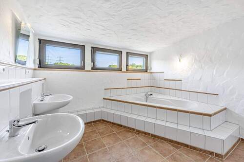 Badezimmer Dachgeschoss - 