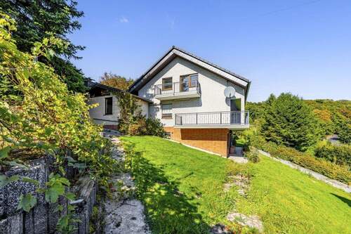 Giebelansicht - 7 Zimmer Einfamilienhaus zum Kaufen in Remscheid