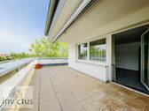 Außenansicht - Penthouse-Feeling unterm Dach: 2-Zimmer-Wohnung mit großer Dachterrasse & TG-Stellplatz