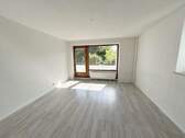 Wohnzimmer - 4 Zimmer Etagenwohnung zum Kaufen in Schenefeld