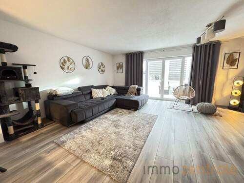 FF608674-CA90-4303-86B0-8E5743E56362_1_105_c - 5 Zimmer Doppelhaushälfte in Wassertrüdingen