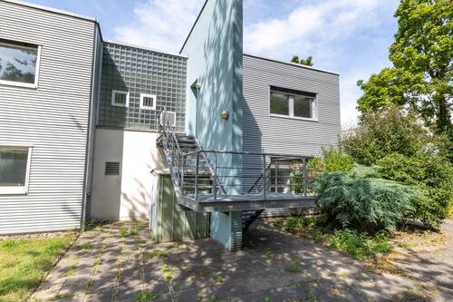 Rückansicht mit 2. Rettungsweg - 