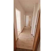 Helle 3-Zimmer-Wohnung im Erdgeschoss mit Balkon - Herzberg (Elster)