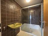 Bad mit Dusche - 