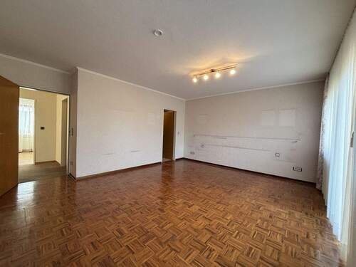 Schlafzimmer mit Zugang zum Bad - 