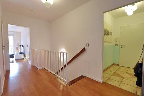 Flur - Etagenwohnung mit 92,20 m&sup2; in Pinneberg zum Kaufen