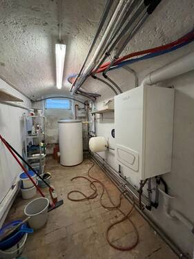 Heizung - Mehrfamilienhaus, Wohnhaus in Altenburg