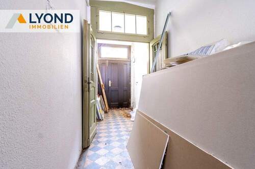 Eingang - 9 Zimmer Mehrfamilienhaus, Wohnhaus zum Kaufen in Ohrdruf