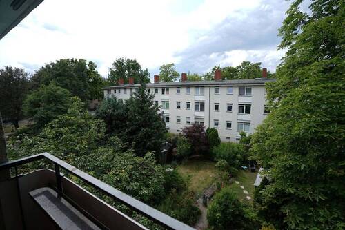 Blick vom Balkon - 2 Zimmer Etagenwohnung in Berlin