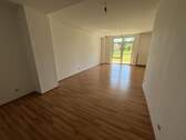 Wohn-/Esszimmer - 
