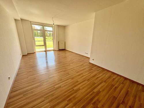 Wohn-/Esszimmer - 