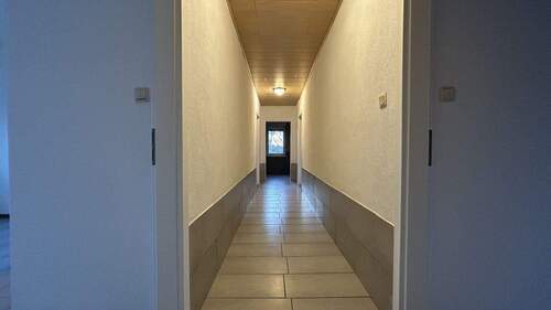 12 - Flur Pension OG - 