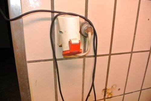 astarkstromanschlpie42.JPG - 