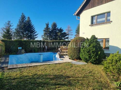 Pool - 9 Zimmer Einfamilienhaus in Neukirch